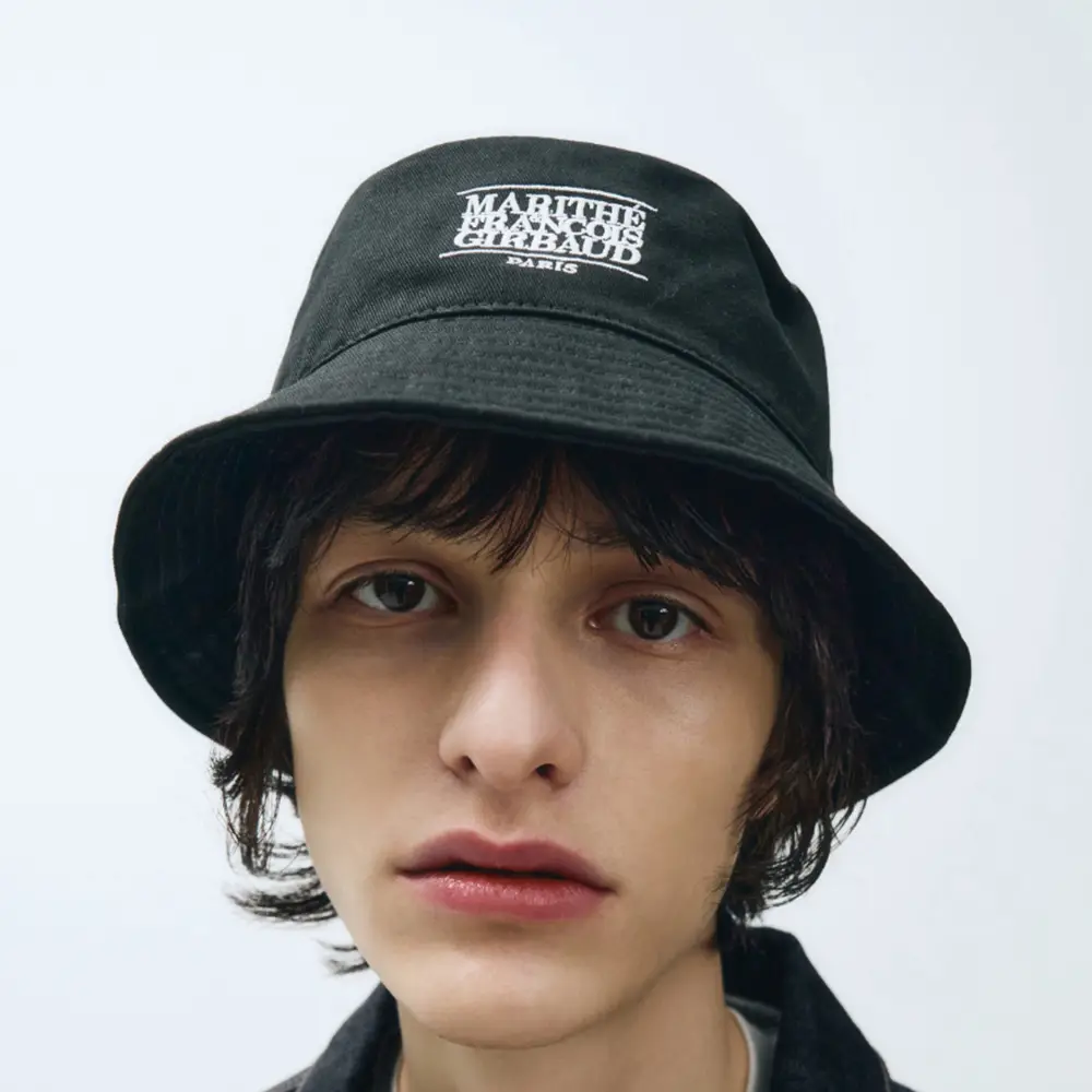 Marithe ★ CLASSIC LOGO PATTERN BUCKET HAT バケットハット CLASSIC LOGO PATTERN BUCKET HAT navy - MARITHÉ+FRANҪOIS GIRBAUD