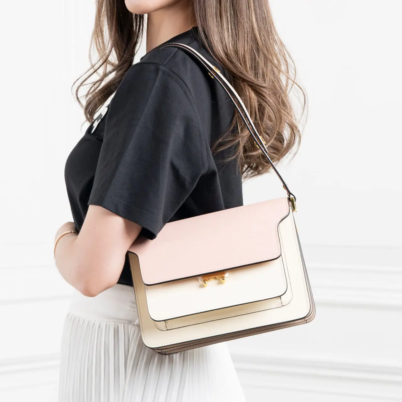 Marni Trunk Midi Shoulder Bag Camellia/Talco – voilà.id Marni Trunk Midi Shoulder Bag Camellia/Talco – voilà.id