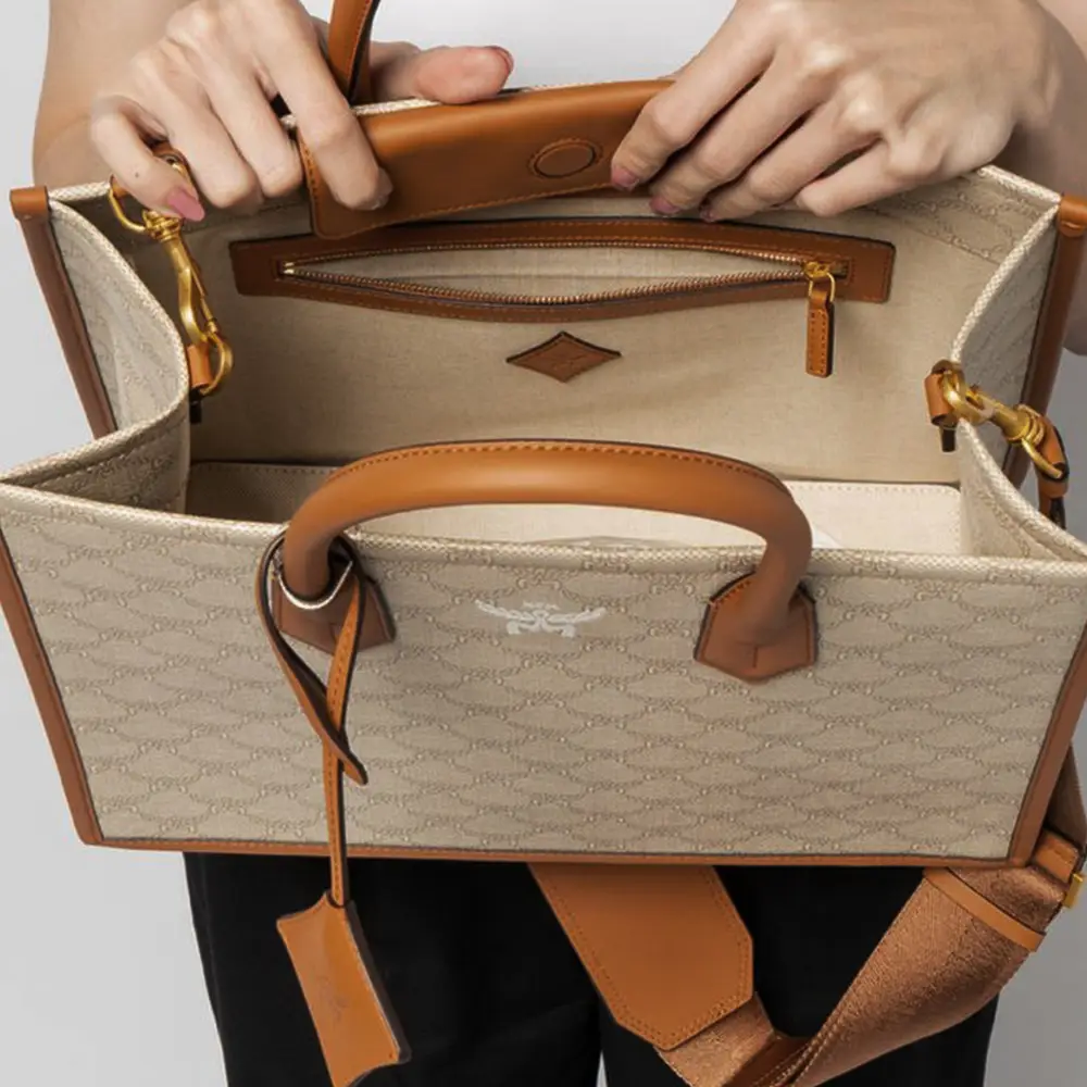 MCM Medium Himmel Tote Lauretos Beige – voilà.id