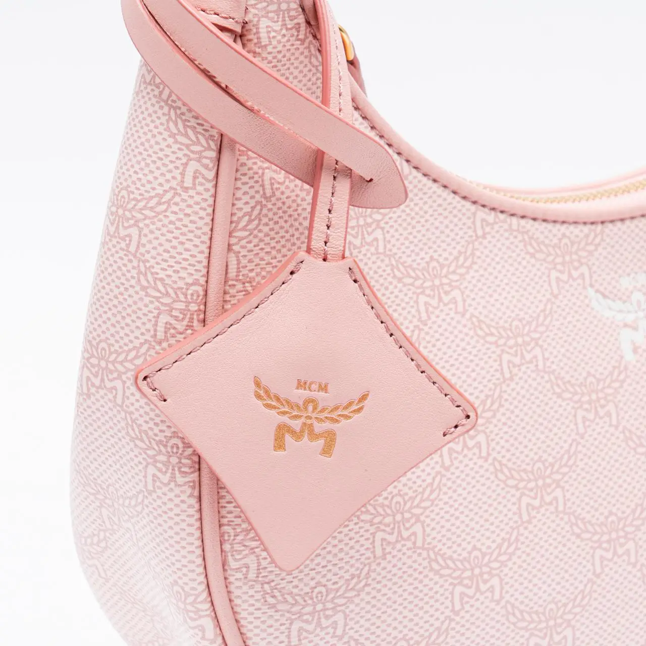 ショルダーバッグ・ポシェット Mcm \"Aren Crescent\" Hobo Bag Pink Small Aren Crescent Hobo Bag in Visetos Pink | MCM ®PL
