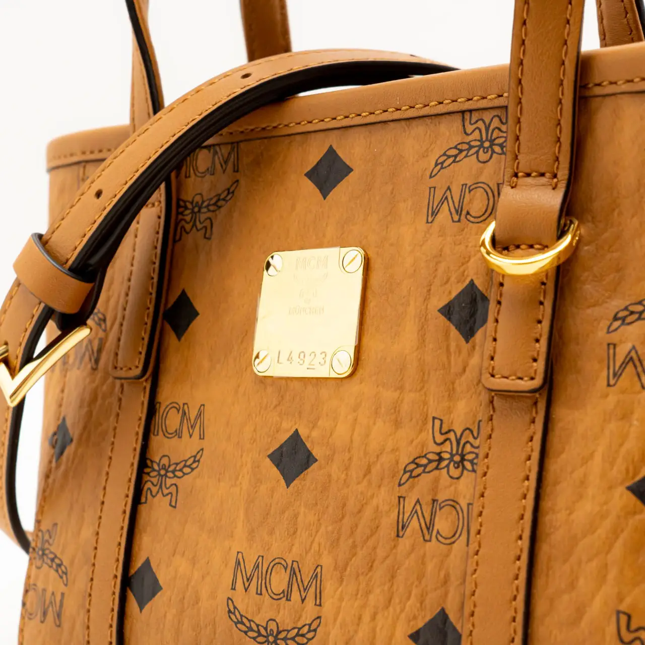 MCM X-Mini Toni Top-Zip Visetos Shopper Bag Cognac – voilà.id