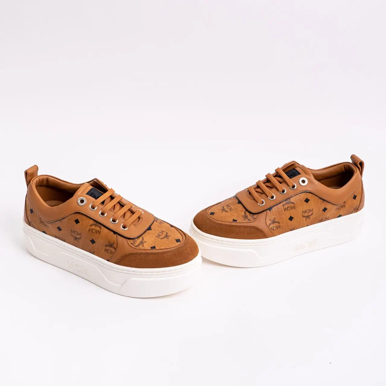 MCM Skyward Visetos Sneakers Cognac – voilà.id