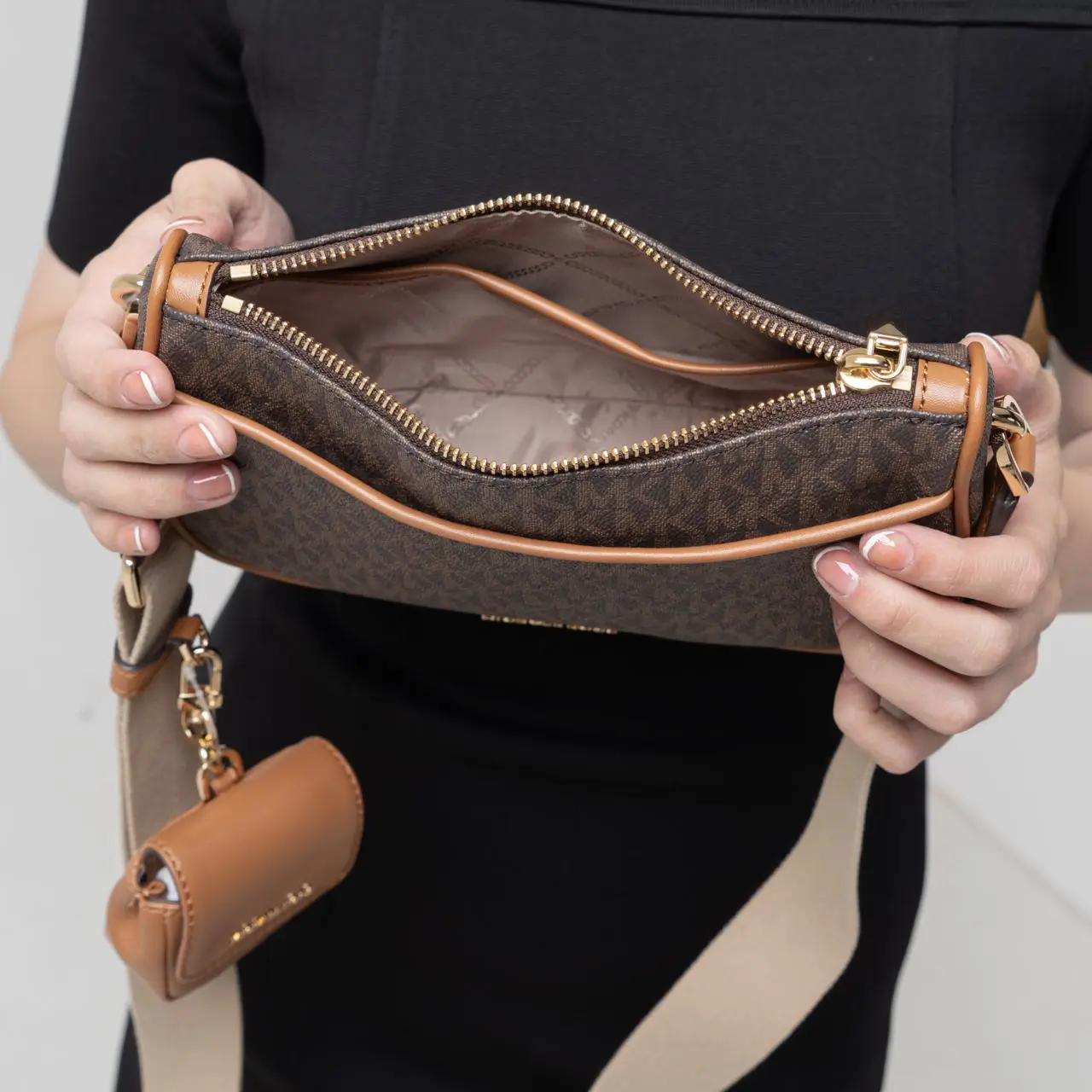 Michael Kors Jet Set Medium Crossbody Bag with Pouch Brown