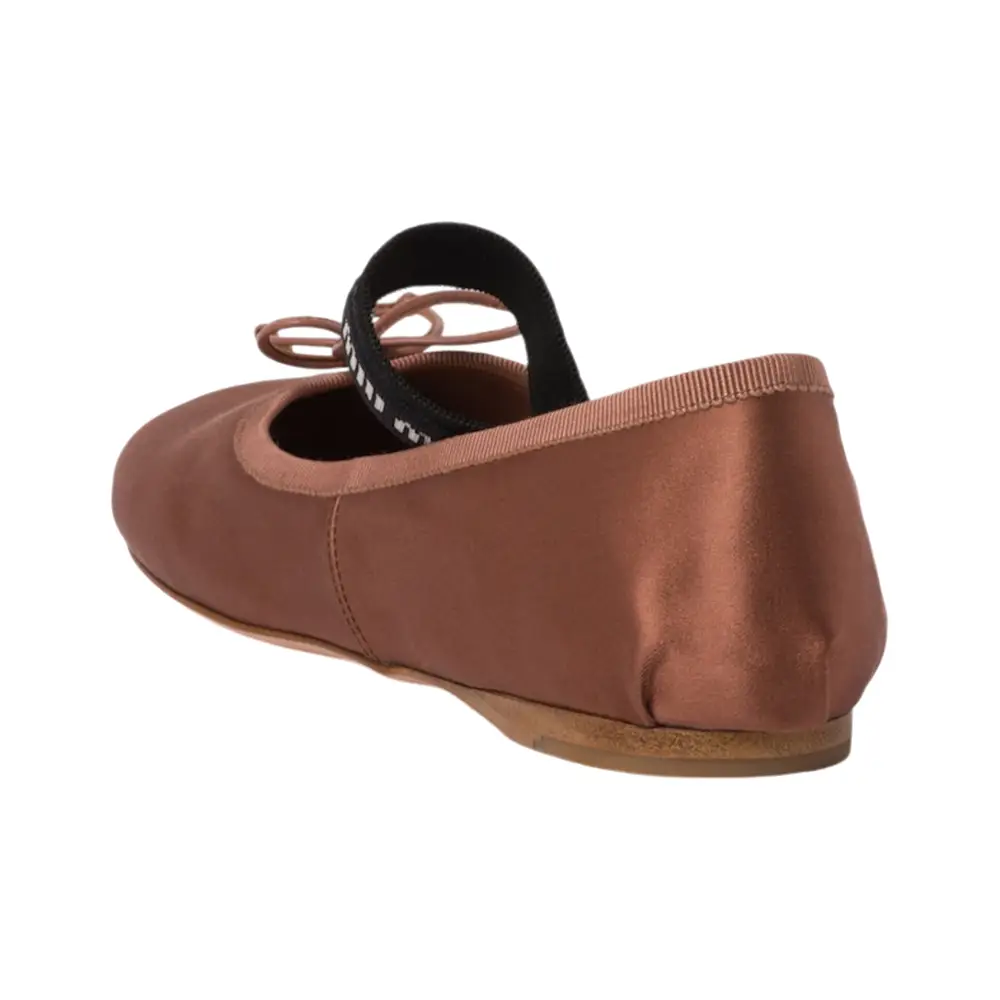 靴 Miu Miu Women's Brown and Black Ballet Miu Miu Women's' Crackled Leather Ballerina Shoes in Brown