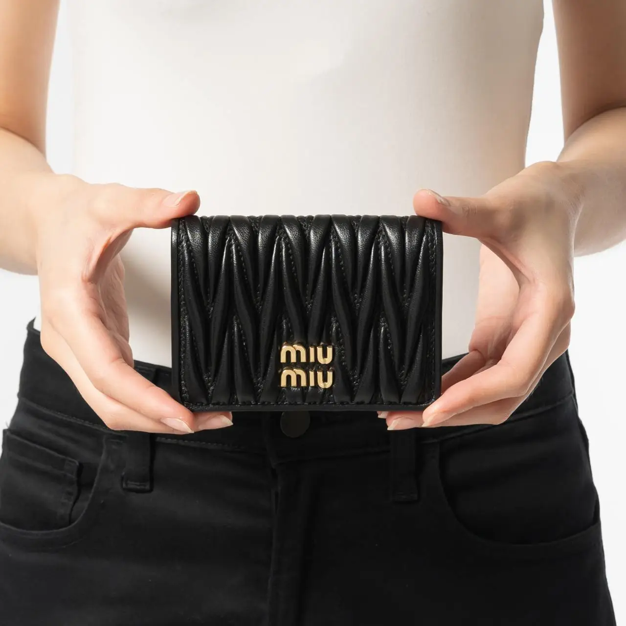 ★MiuMiu★ Matelasse Zipper Card Holder Black 5MB06MAFPPF000 Miu Miu Matelassé leather zip card holder - Black | 5MB006N88002