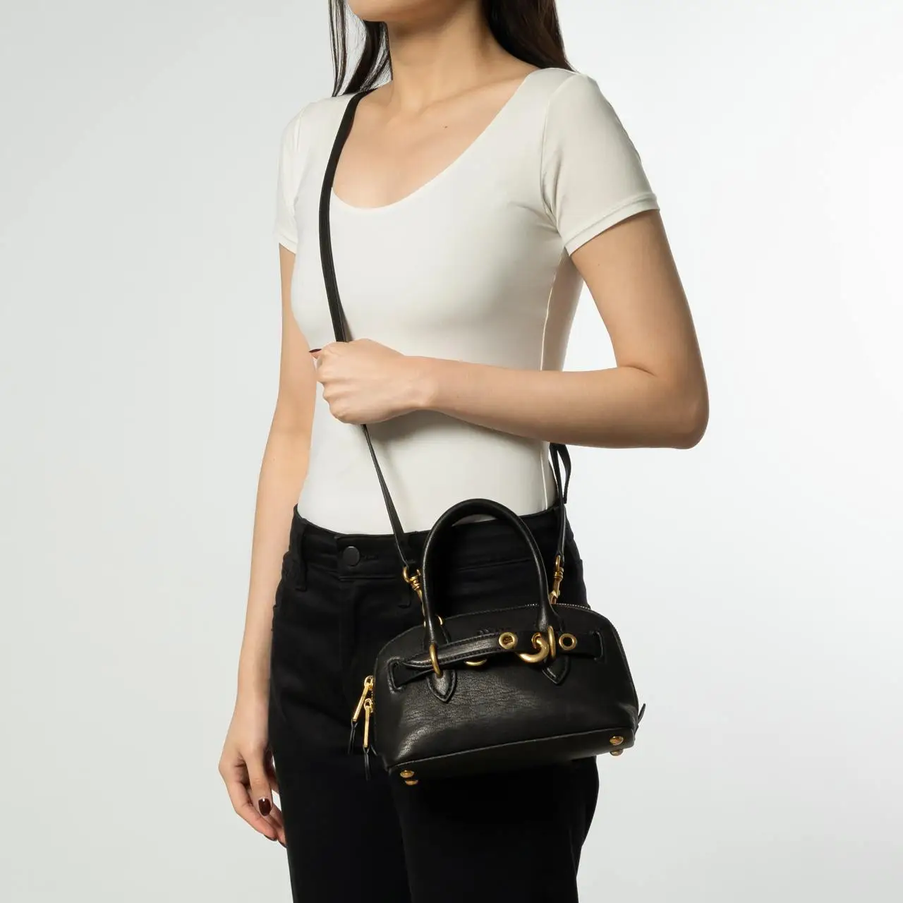 【r】Miu Miu Leather Mini Hand Bag Eiche Aventure Mini Bag Aus Nappa-leder | Miu Miu