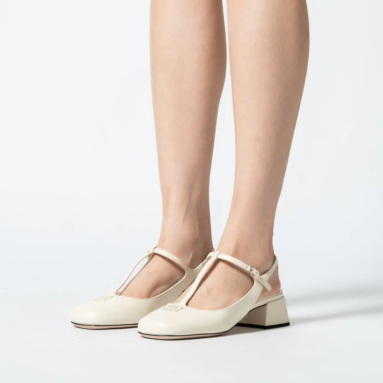 Miu Miu Logo 35 Patent Leather Slingback Pumps White – voilà.id Miu Miu Logo 35 Patent Leather Slingback Pumps White – voilà.id