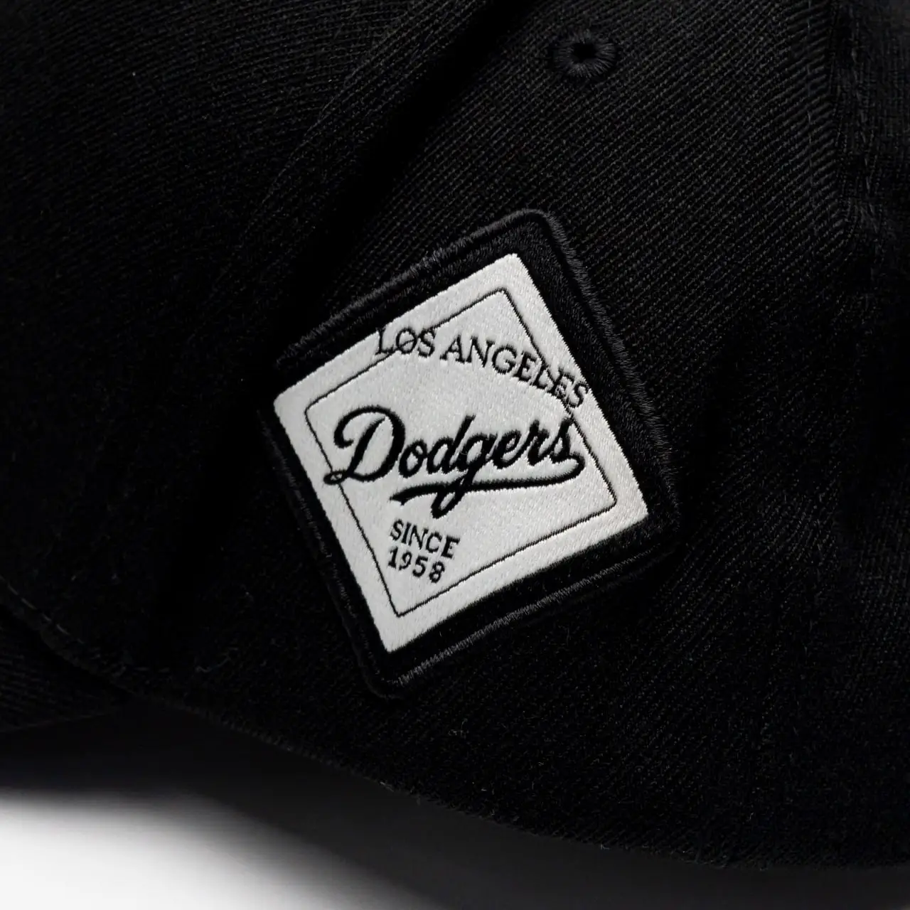 MLB LA Dodgers Stamp Ball Cap Black/White – voilà.id