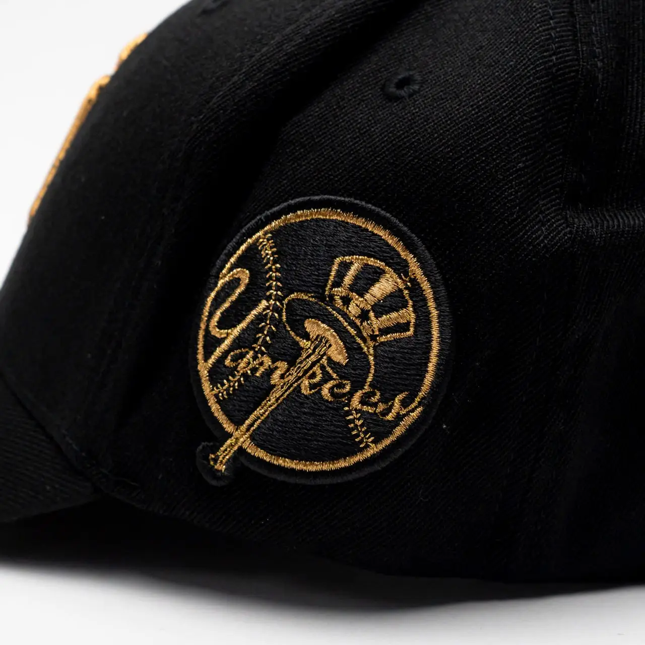 MLB NY Yankees Circle Stamp Ball Cap Black/Gold – voilà.id