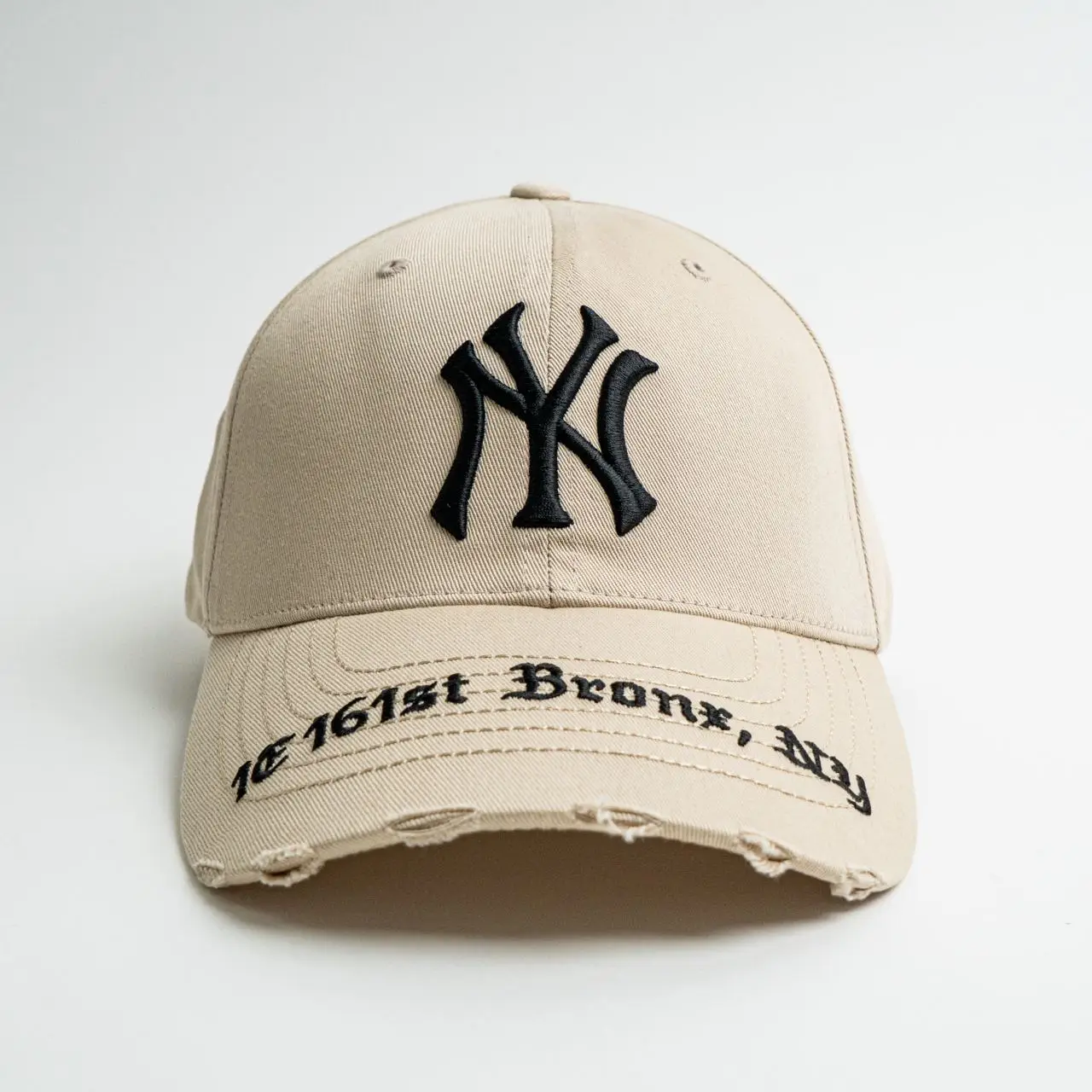 MLB NY Yankees Gothic Structured Ball Cap Beige – voilà.id