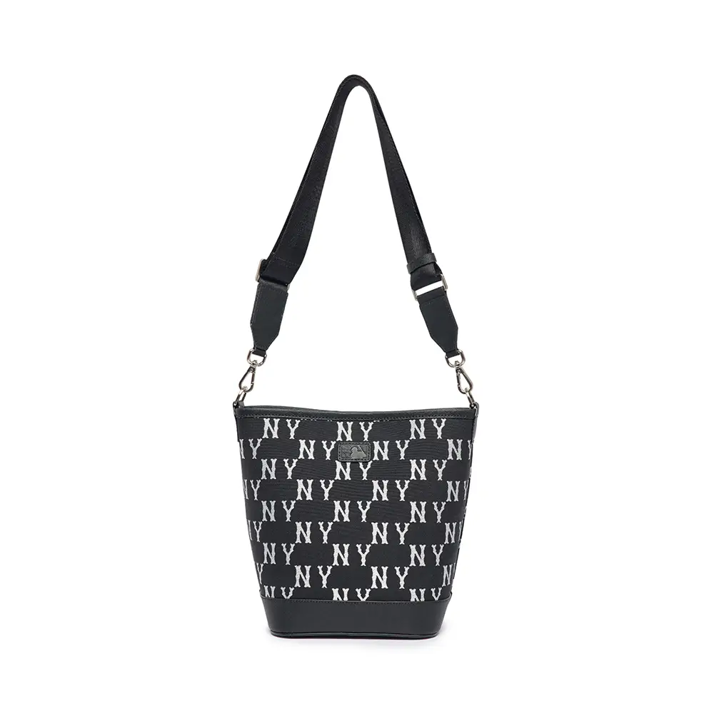 MLB NY Yankees Monogram Jacquard Bucket Bag Black – voilà.id