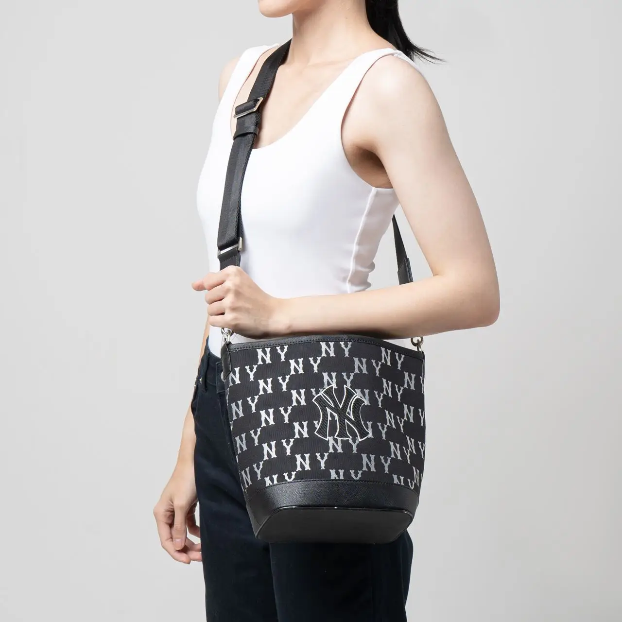 ☆MLB Korea☆ Big Classic Monogram Jacquard New Bucket Bag N REVIEW MLB BIG CLASSIC MONOGRAM JACQUARD NEW BUCKET BAG