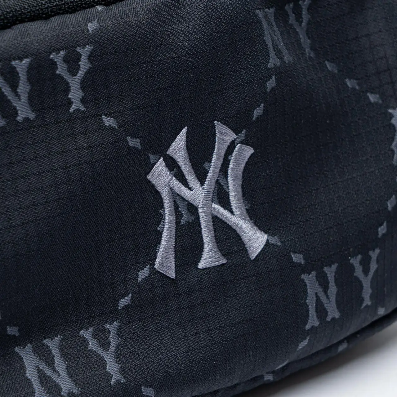 MLB NY Yankees Dia Monogram Logo Hipsack Waistbag/Bumbag