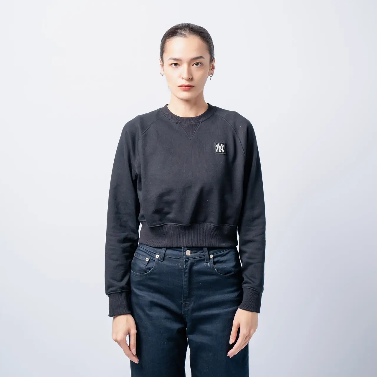 MLB Basic Crop Top Sweatshirt NY Black – voilà.id
