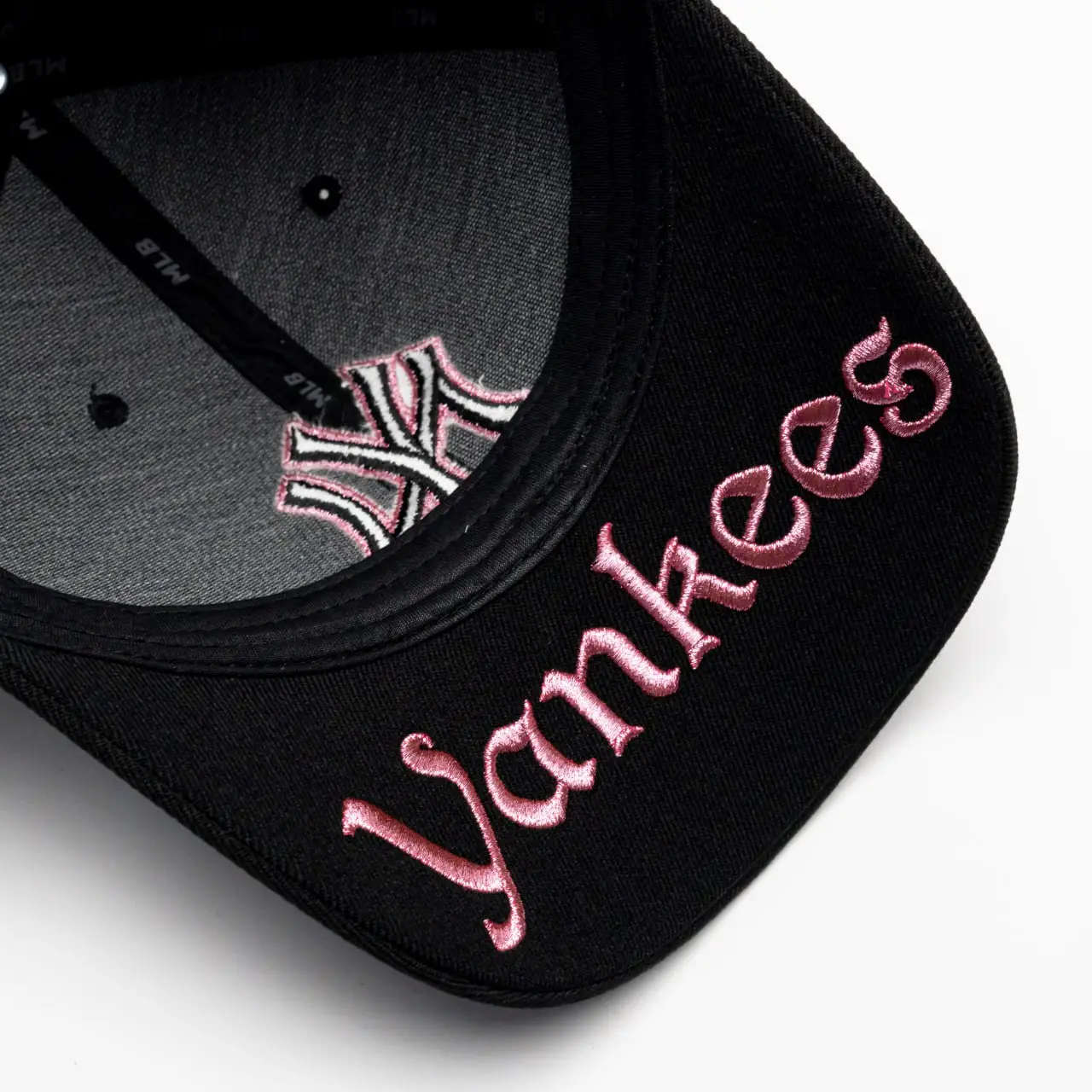 MLB NY Yankees Stamp Ball Cap Black/Pink – voilà.id