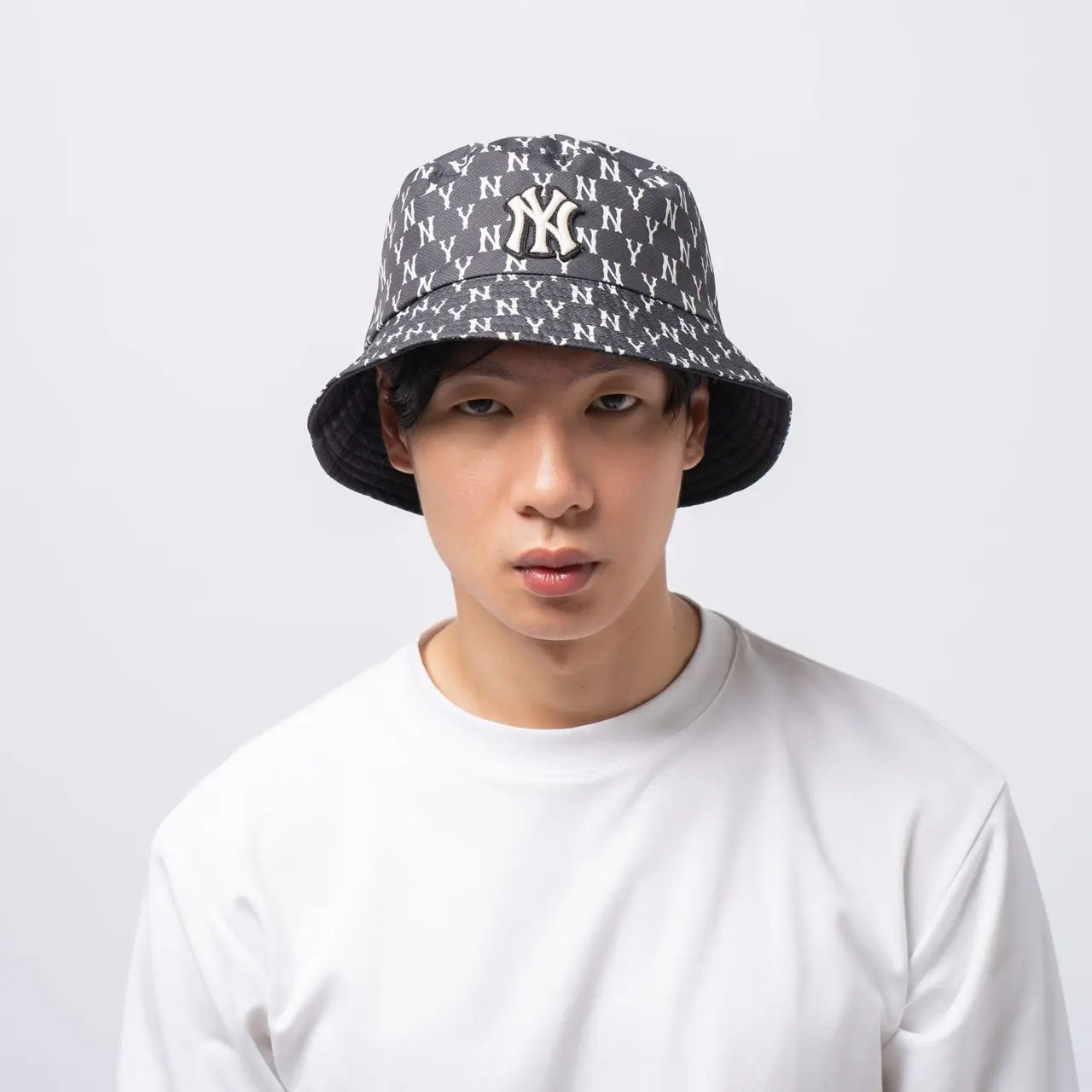 MLB NY Yankees Monogram Classic Reversible Bucket Hat Black