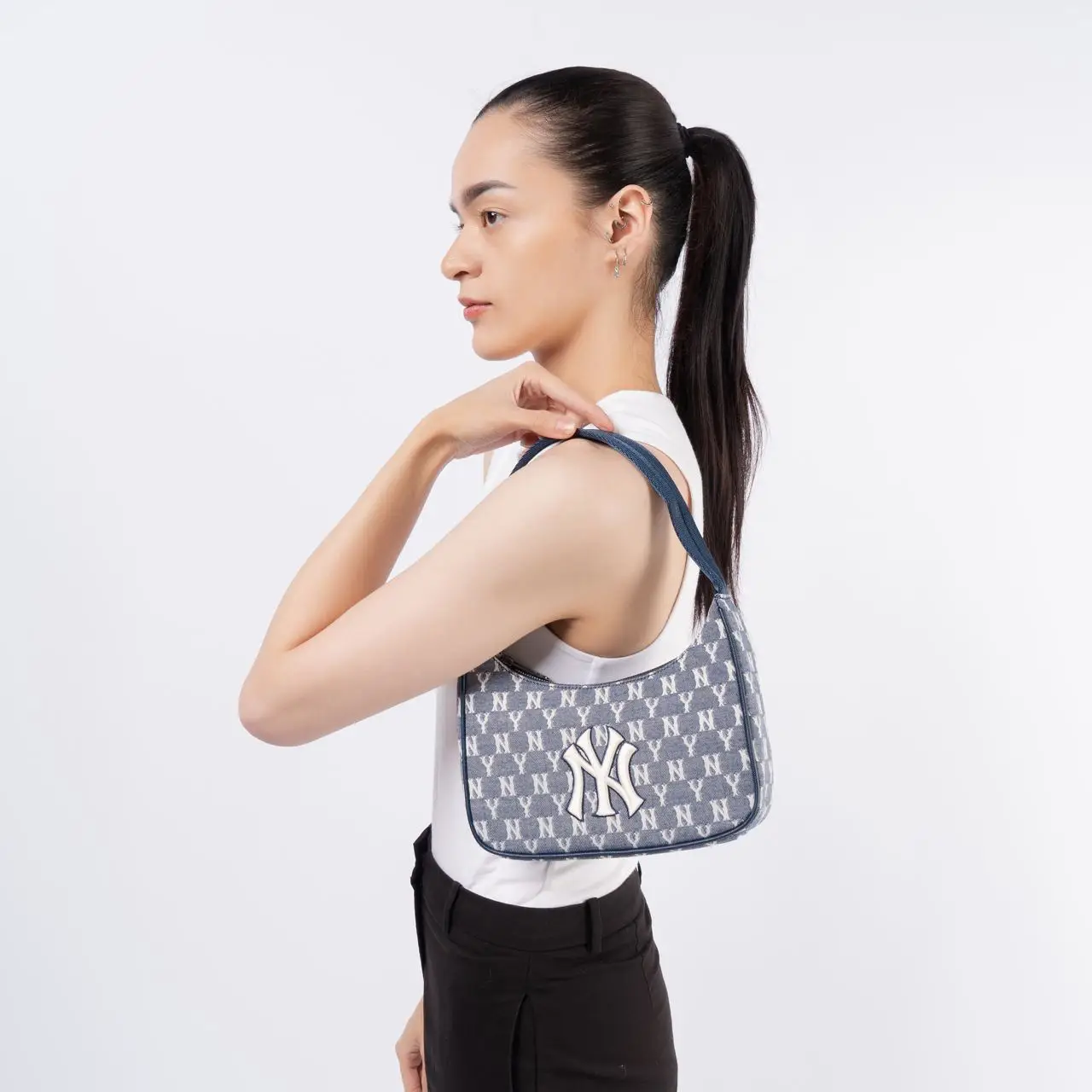 MLB NY Yankees Monogram Hobo Bag Denim Navy – voilà.id
