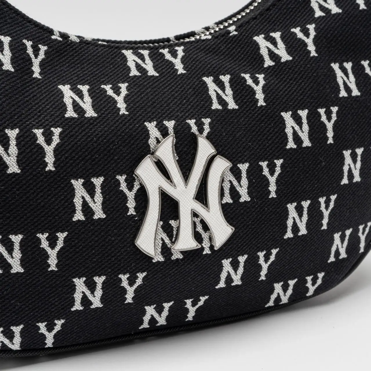 ☆MLB Korea☆ Classic Monogram Jacquard Hobo Bag NY Black MLB NY Yankees Classic Monogram Jacquard Hobo Bag Black
