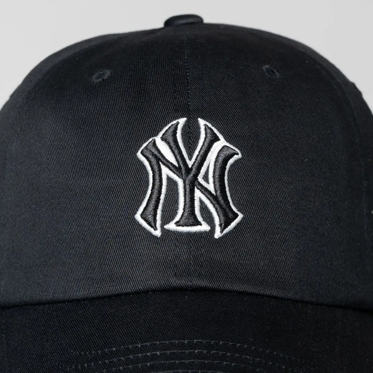 MLB公式正規品 Nano Struck Ball Cap NY (Black) New Nylon Structured Ball Cap New York Yankees