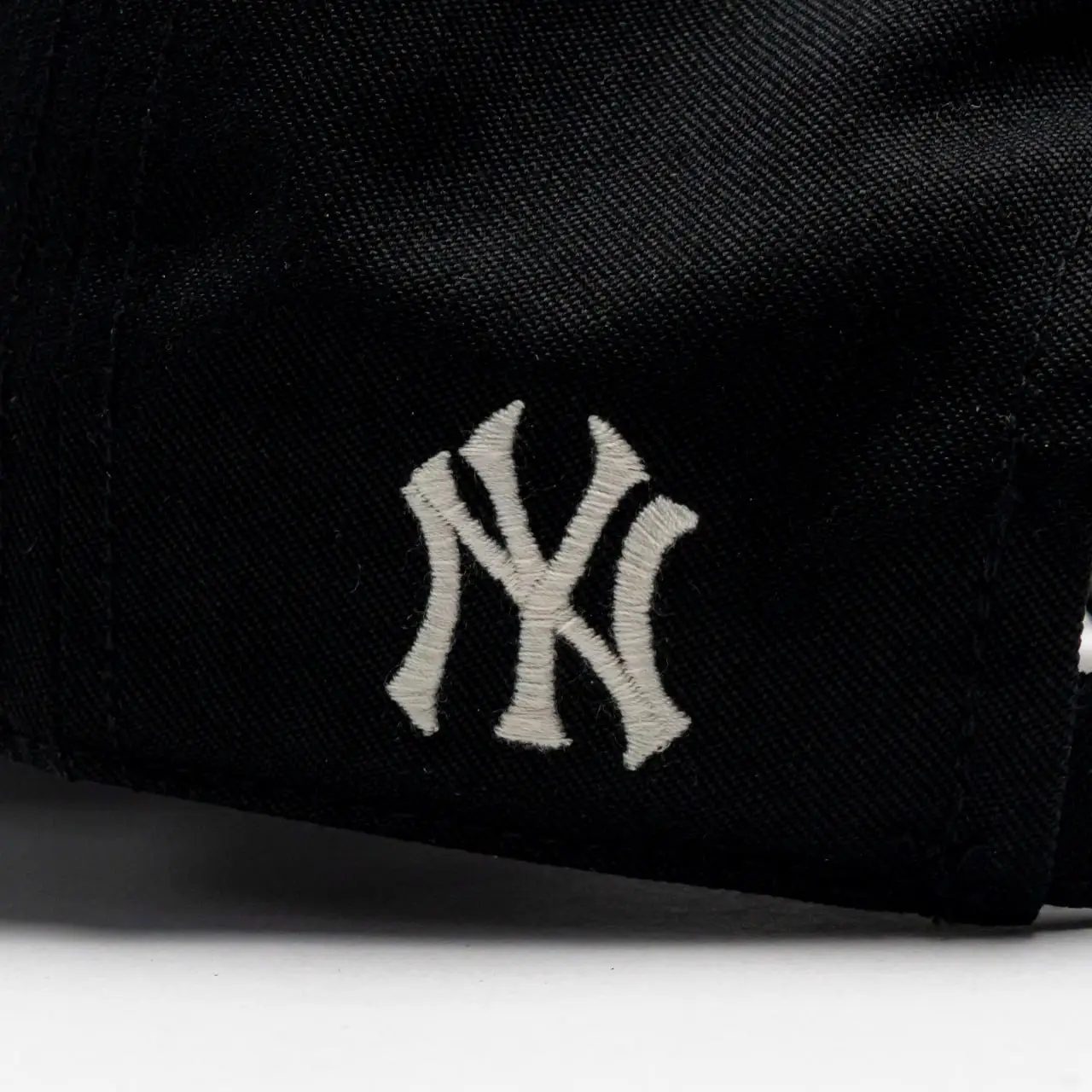 MLB NY Yankees Varsity Lettering Unstructured Ball Cap Black