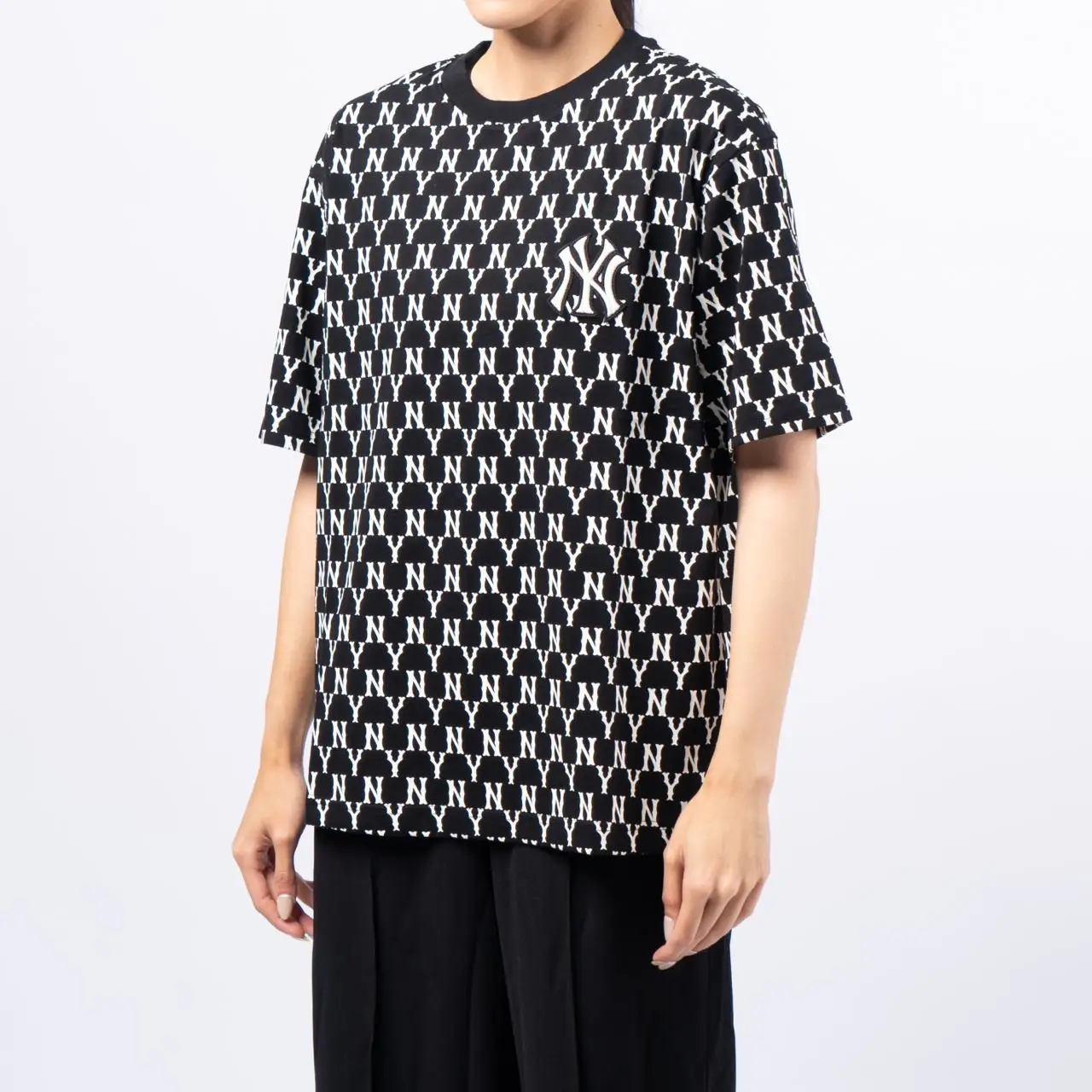MLB NY Yankees Monogram All Over T-Shirt Black – voilà.id