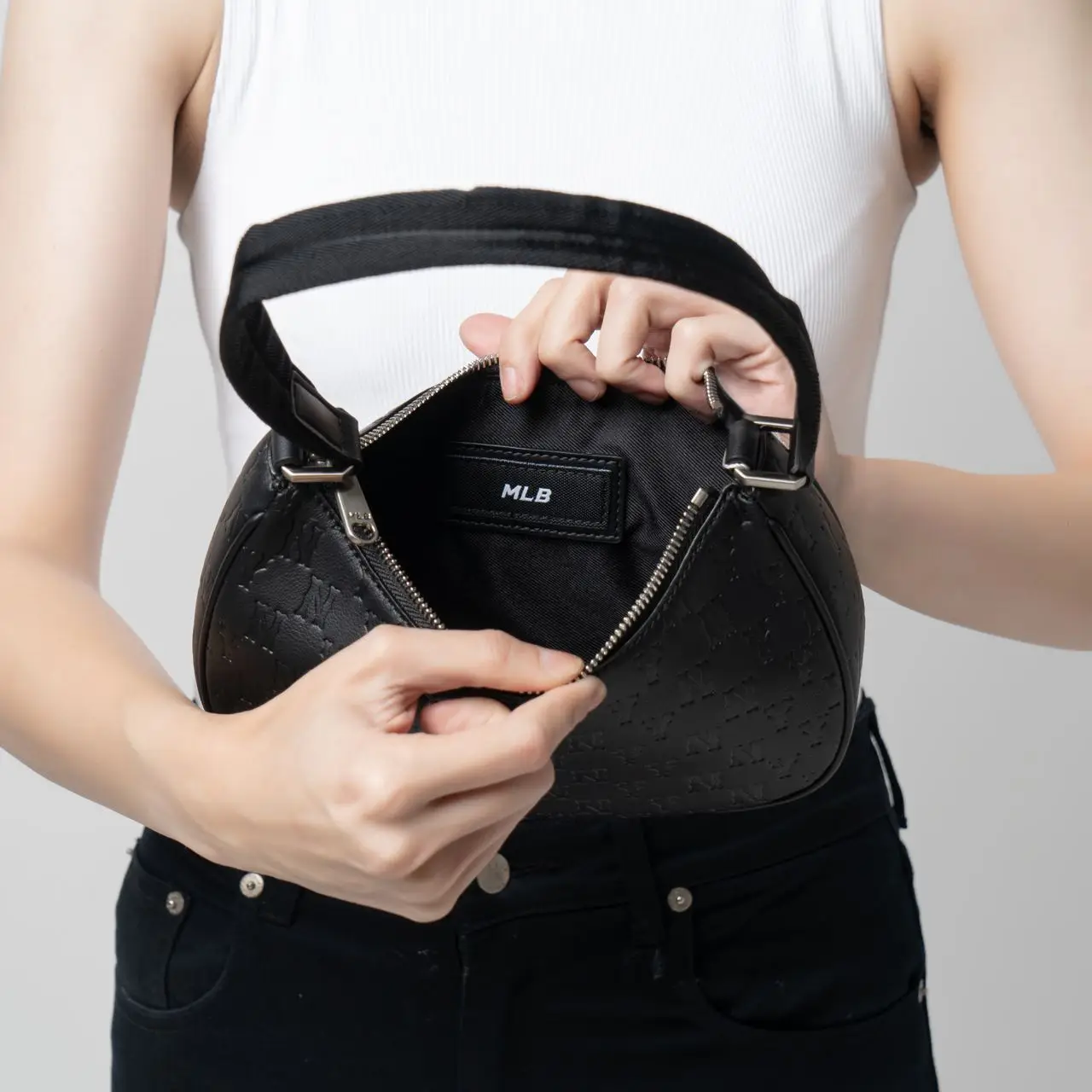 MLB NY Yankees Embo Monogram Hobo Bag Black – voilà.id