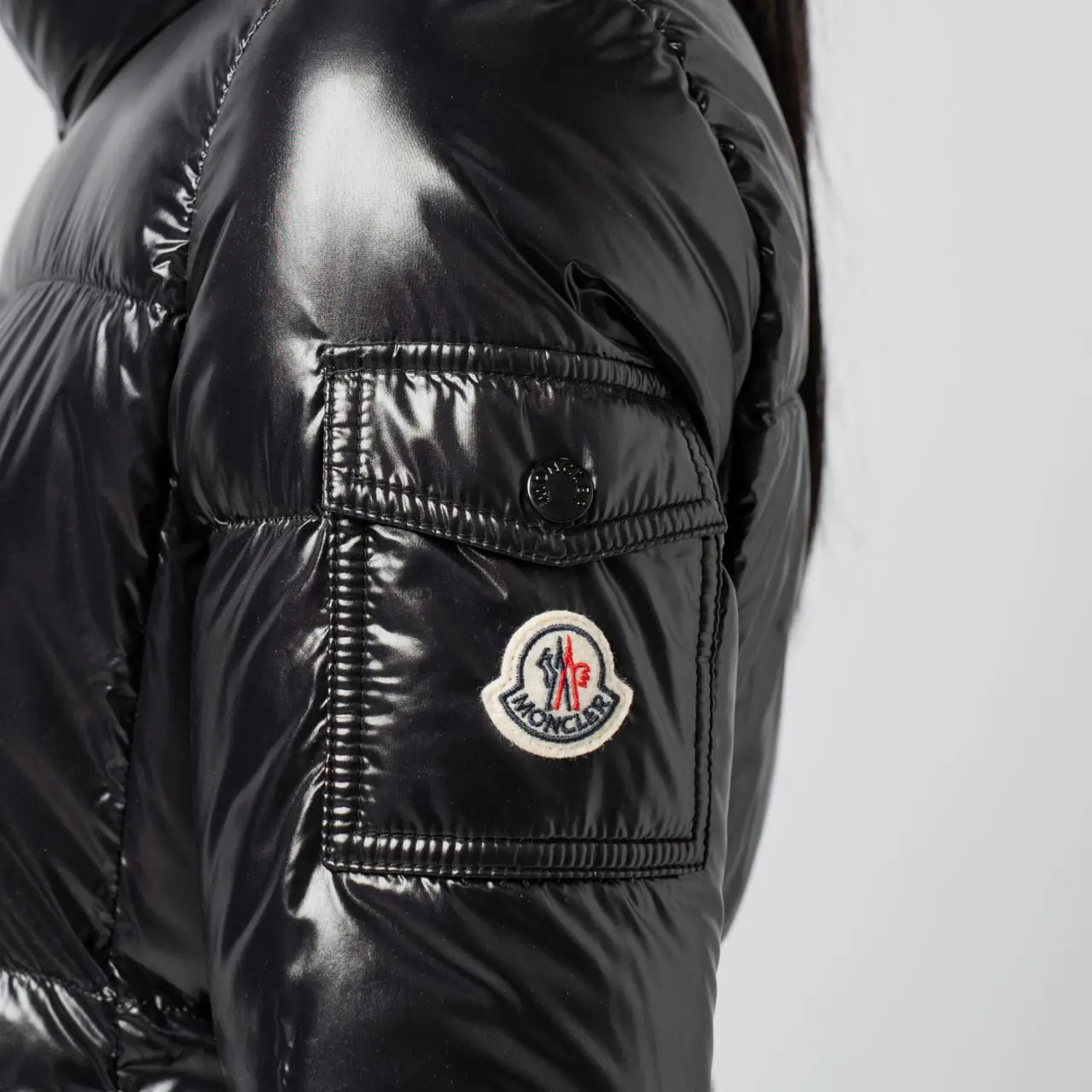 Moncler Vistule Short Down Jacket Black – voilà.id