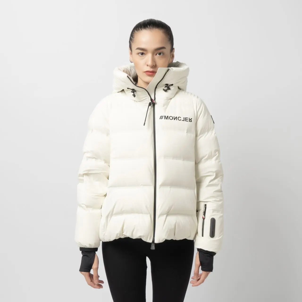 Moncler Suisses Short Down Jacket White Woman – voilà.id