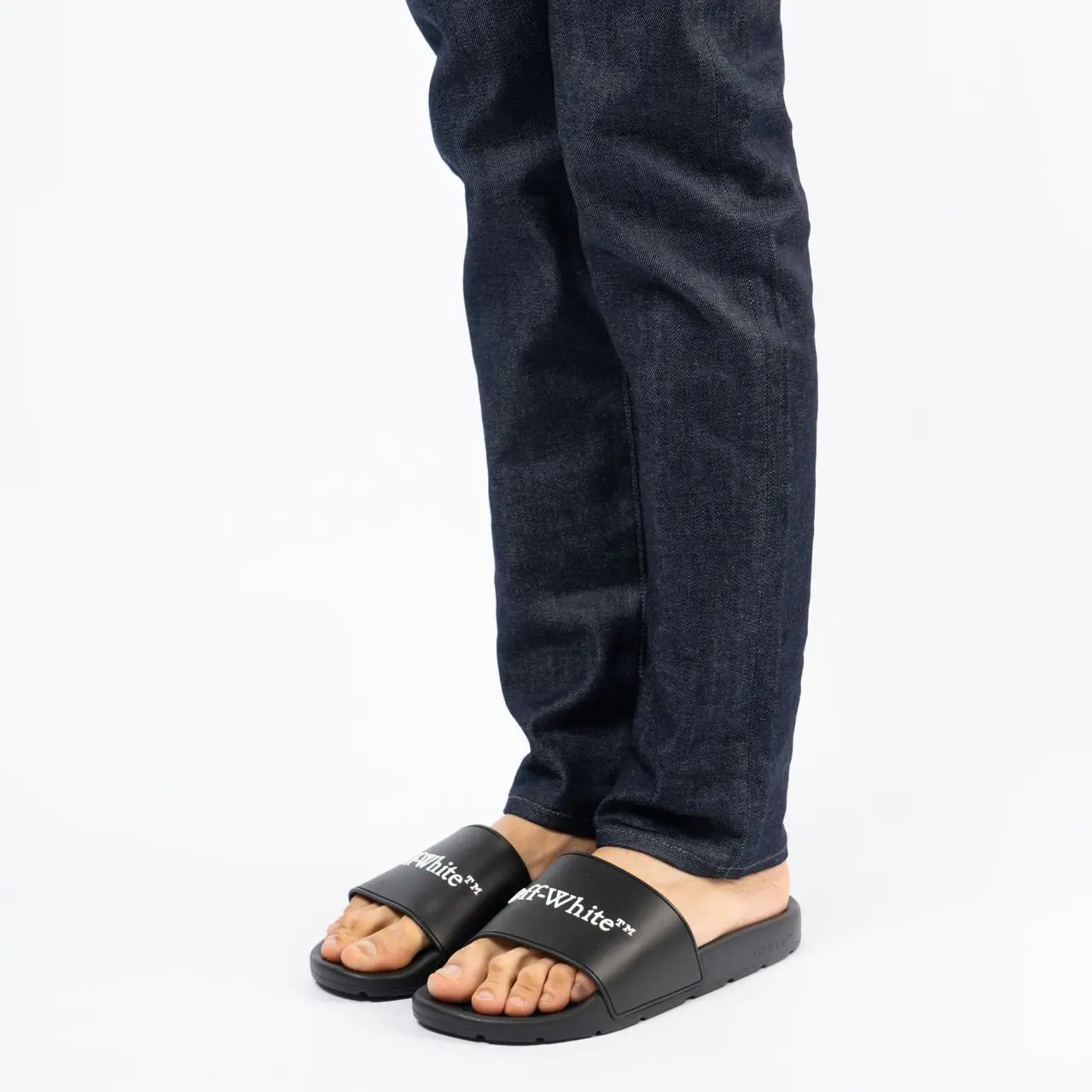 Off-White Bookish Logo Print Slide Black – voilà.id