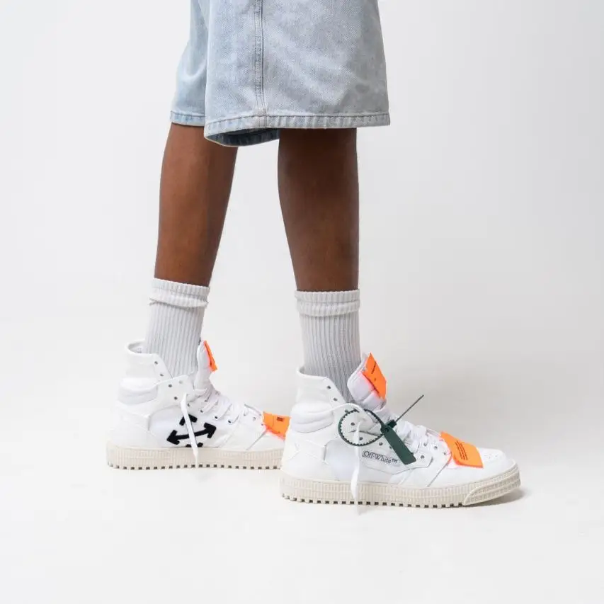 Off white off court on feet deals