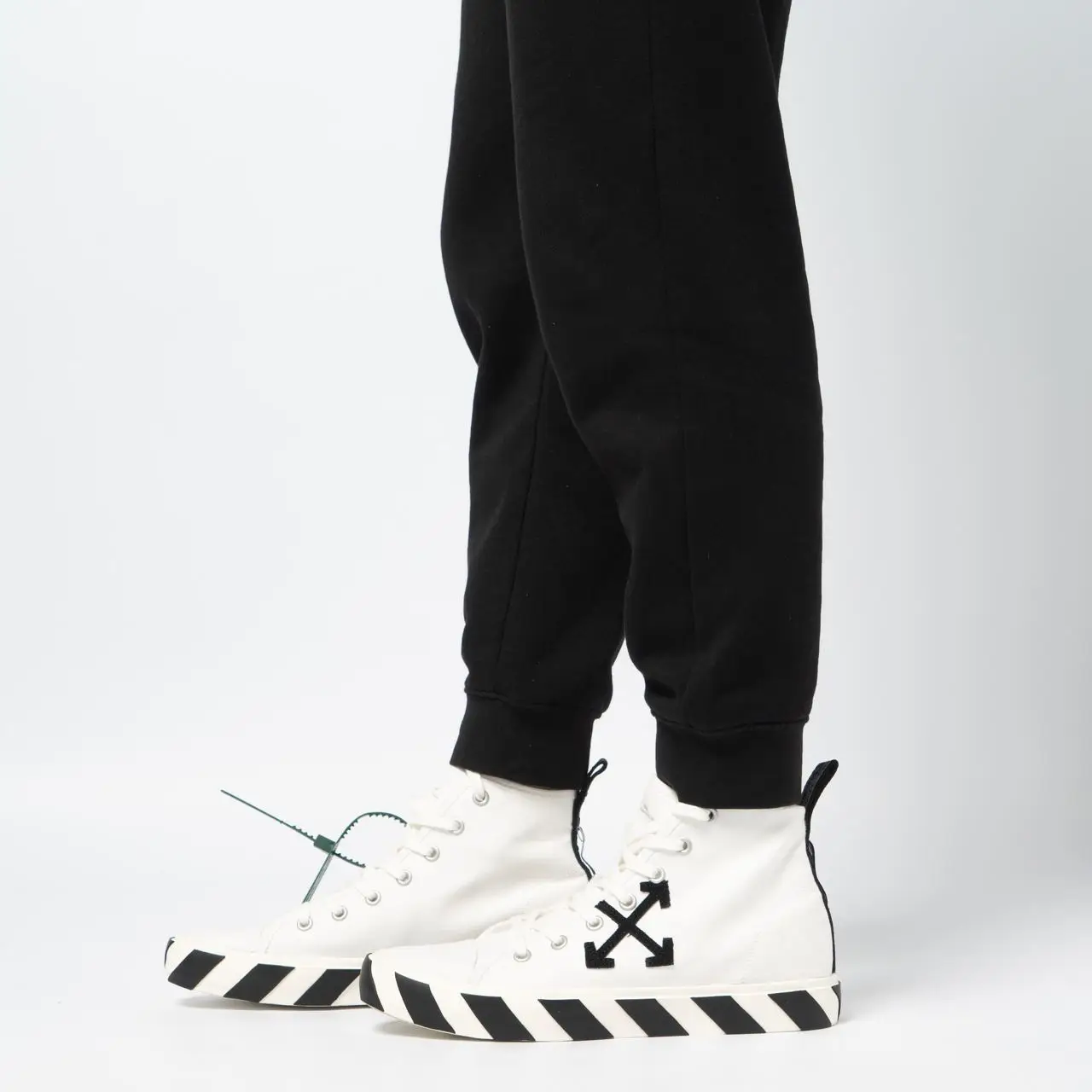 Off-White スニーカー MID VULCANIZED OMIA119S23FAB001-0155 Off-White Vulcanized Mid-Top Sneakers White Black with Green