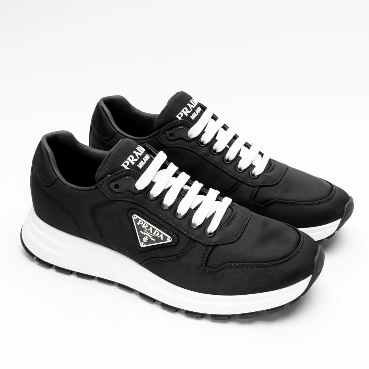Prada☆Nylon gabardine sneakers ナイロンスニーカー☆送込 Prada Re-Nylon Gabardine Low Top Sneakers Black Black White