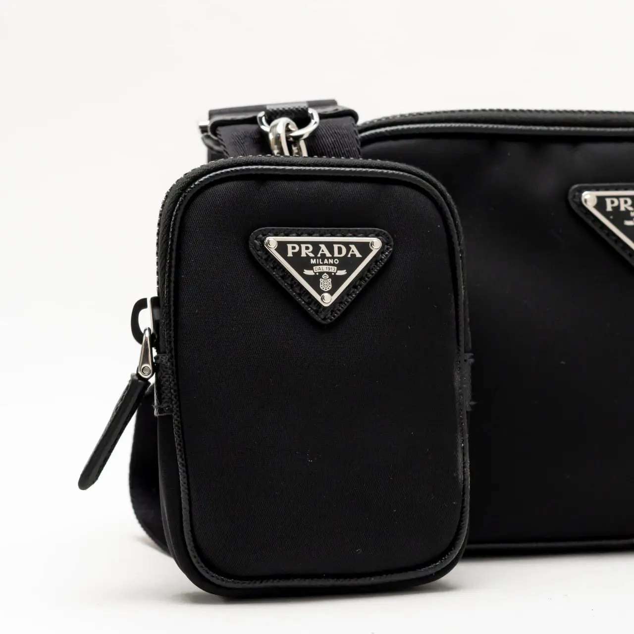 PRADA トライアングルロゴ Re-Nylon バケットBAG【A/付属品有】 PRADA RE-NYLON ミニポーチ トライアングルロゴ 早い者勝ち❗️