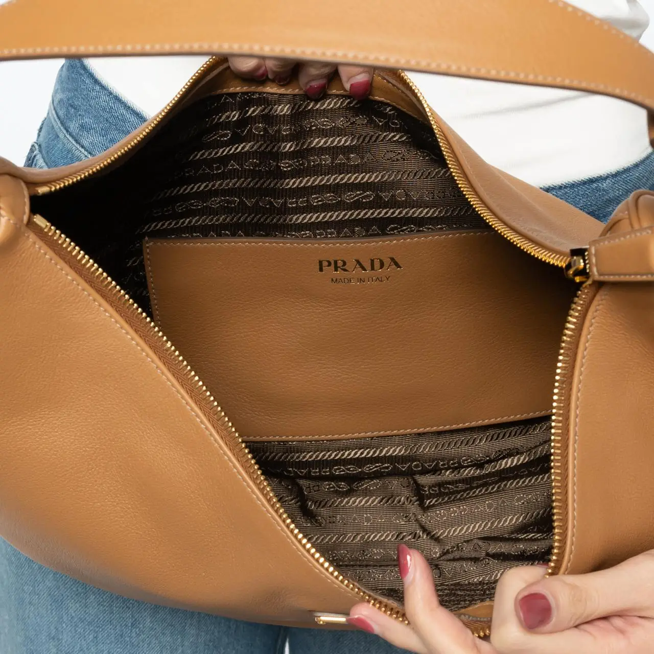 ショルダーバッグ・ポシェット PRADA PRADA ARQUE CARAMEL LARGE LEATHER SHOULDER BAG Caramel Prada Arqué large leather shoulder bag | PRADA