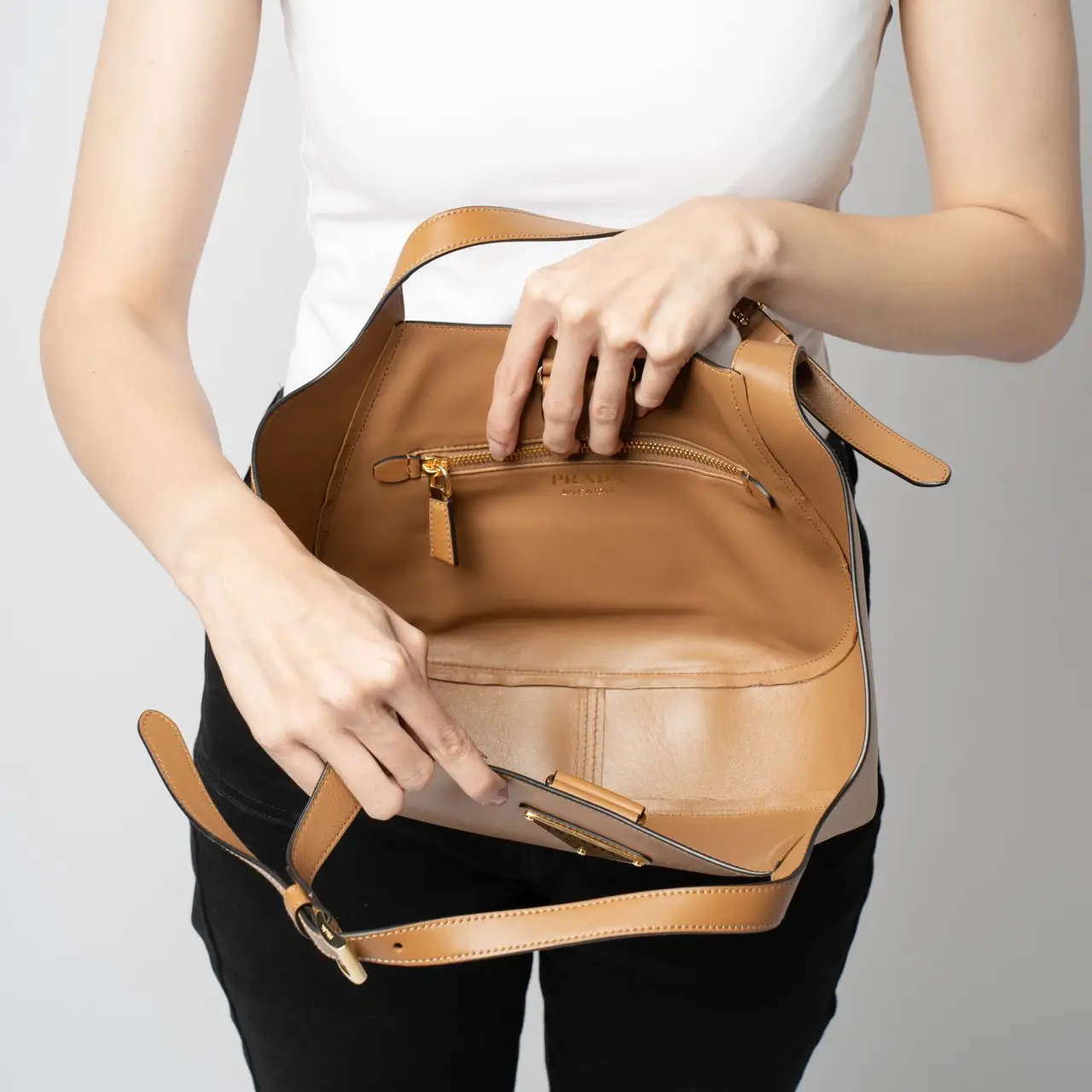 トートバッグ Prada Caramel Leather Shopping Bag Caramel Medium Leather Tote Bag | PRADA