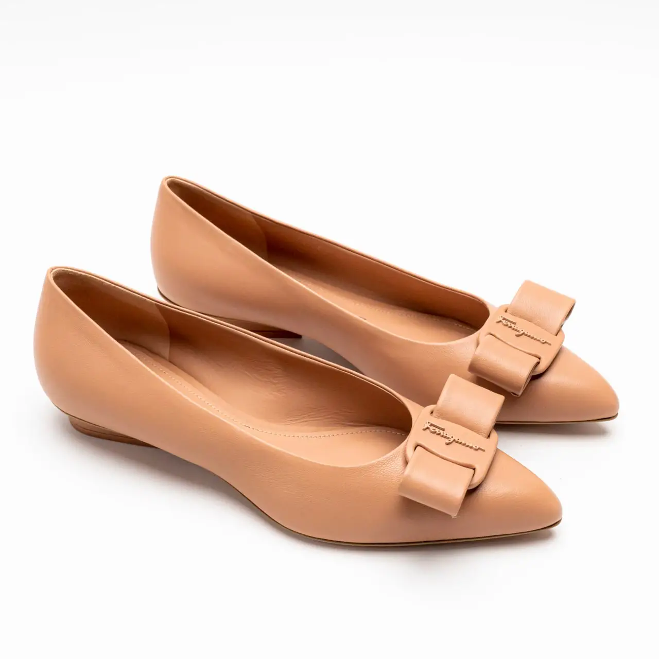 フラットシューズ FERRAGAMO Woman Flat shoes Beige 774972 01I501 002 FERRAGAMO Shoes woman Ferragamo | giglio | REVERSIBLE
