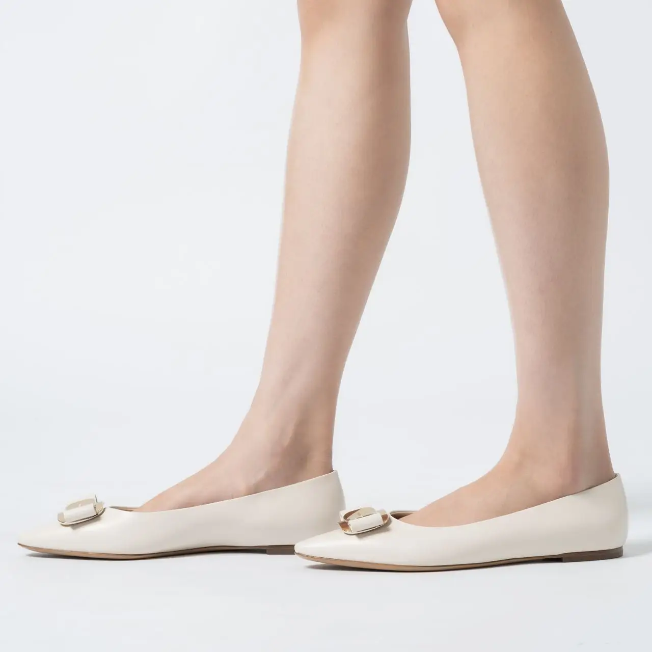Salvatore Ferragamo New Vara Plate Ballet Flats Mascarpone