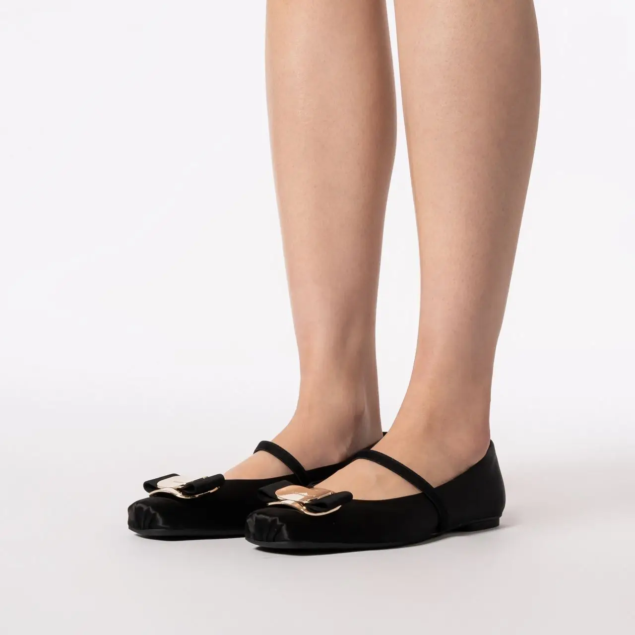 Salvatore Ferragamo エナメル フラットシューズ　黒　24.5 ウィメンズ シューズ｜フェラガモ