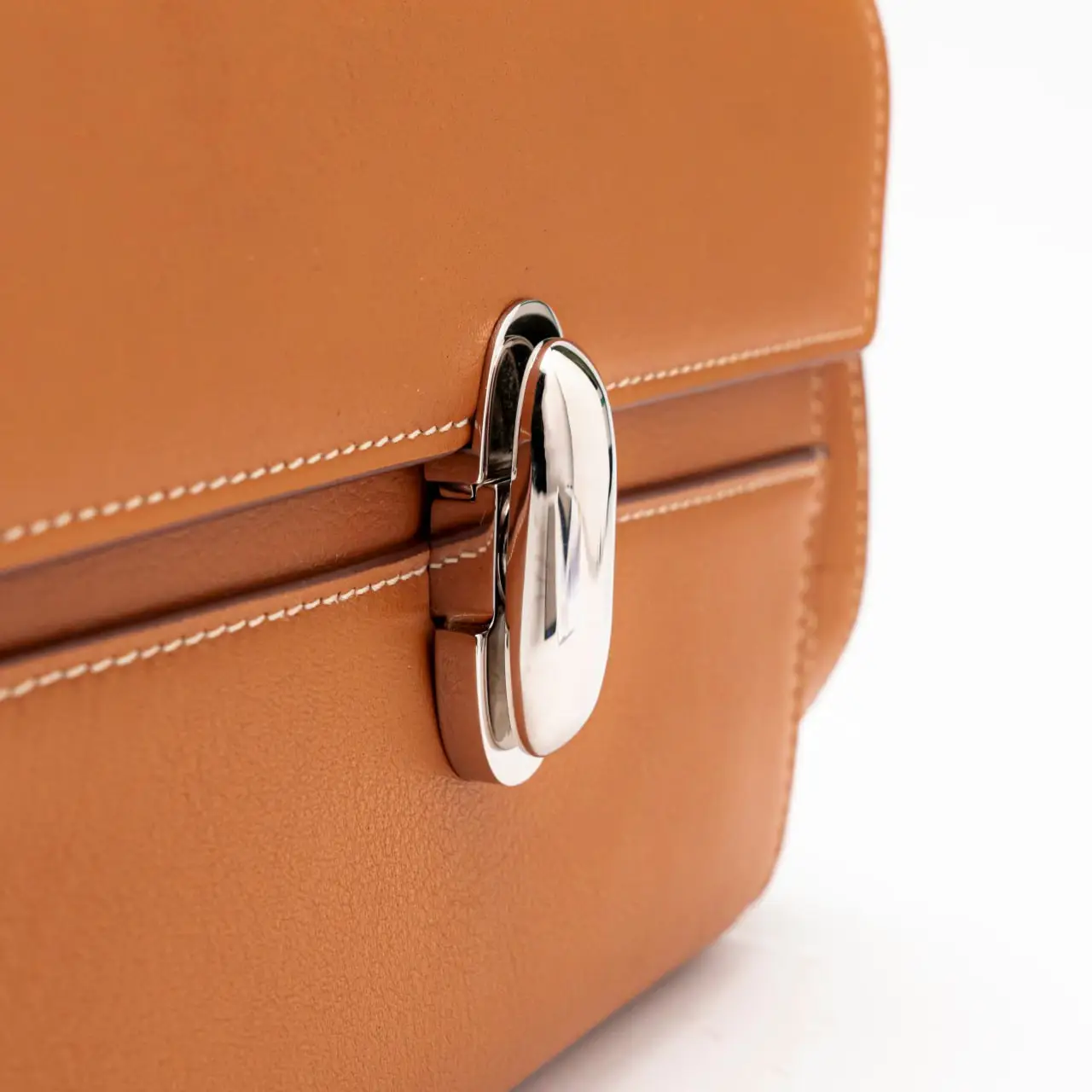 Savette Symmetry 19 Smooth Calfskin Crossbody Bag Saddle – voilà.id