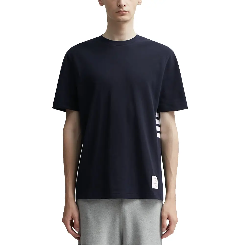 ★25SS THOM BROWNE NAVY BLUE COTTON ロゴパッチ Ｔシャツ Thom Browne T-Shirt With Pocket In Blue - 36% Off | Editorialist