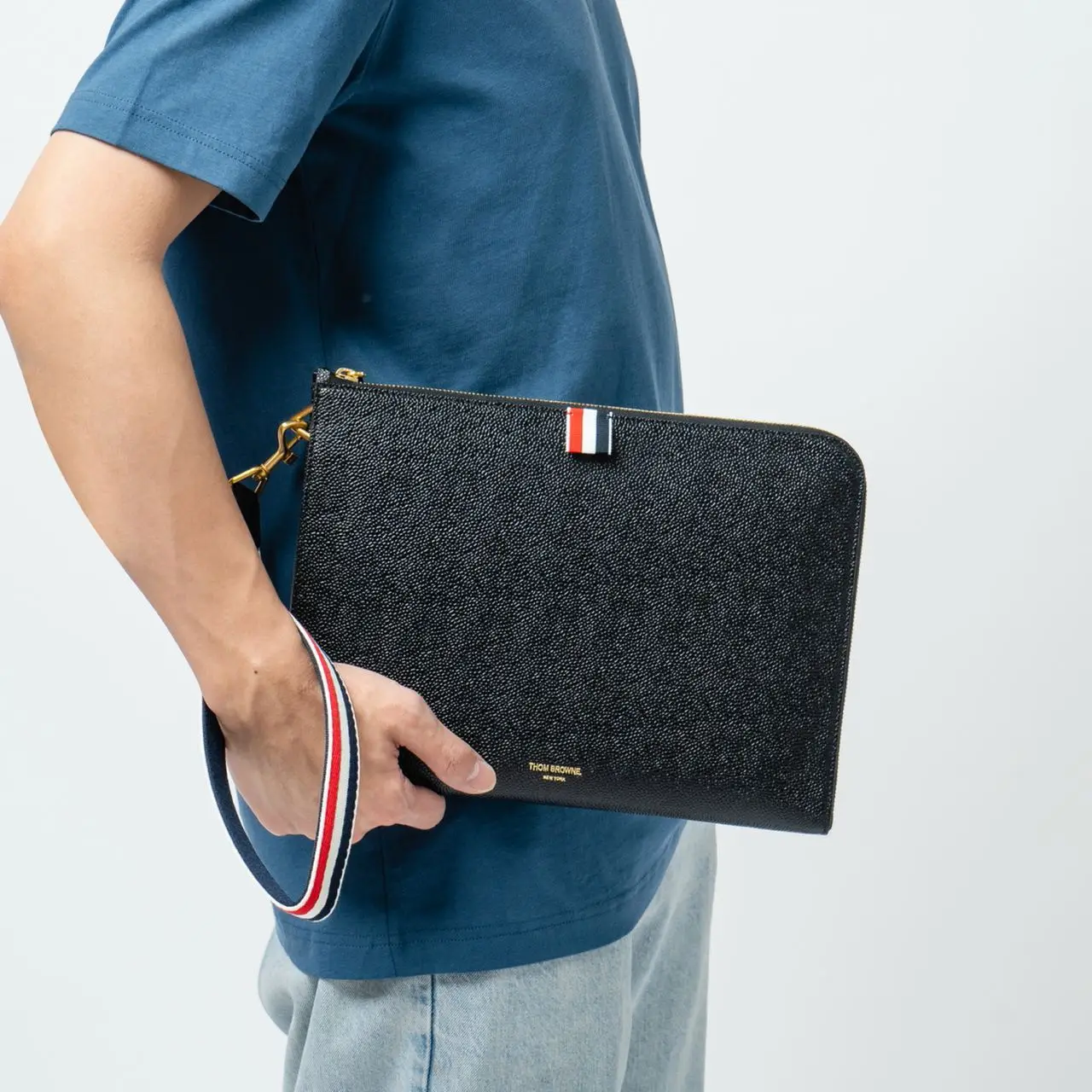 Thom Browne RWB Strap Medium Gusset Folio Bag Black – voilà.id