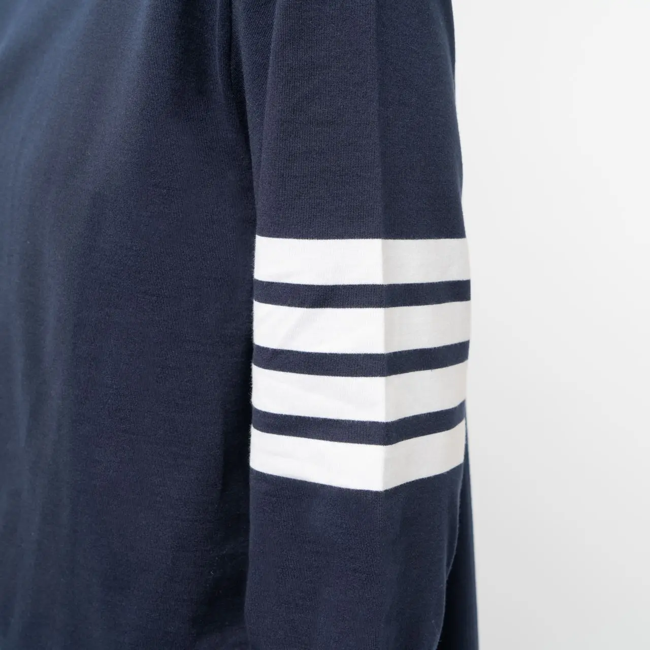 【関税込み】Thom Browne ネイビー Rugby コットン 長袖Tシャツ Thom Browne 4-Bar Long Sleeve Rugby T-Shirt Navy – voilà.id