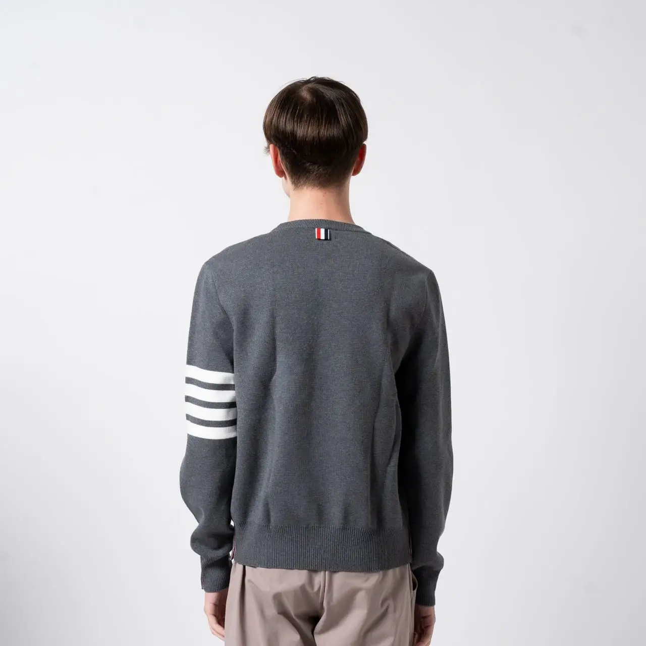 【送料&関税込】Thom Browne Relaxed-fit Crew Neck Pullover Thom Browne Men's Jersey Stitch Relaxed Fit Pullover | A.K.
