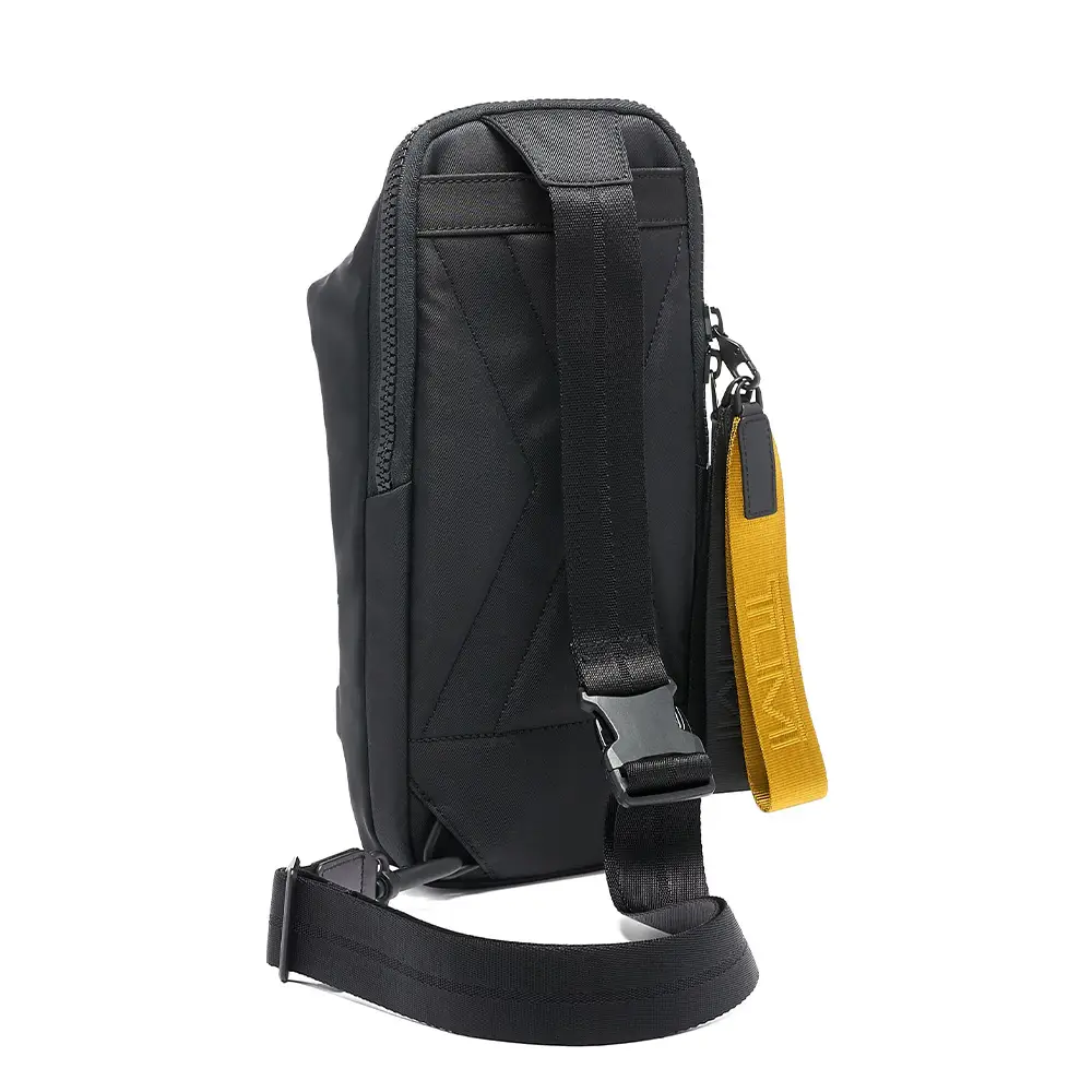Tumi Tahoe Bozeman Sling Bag Black – voilà.id