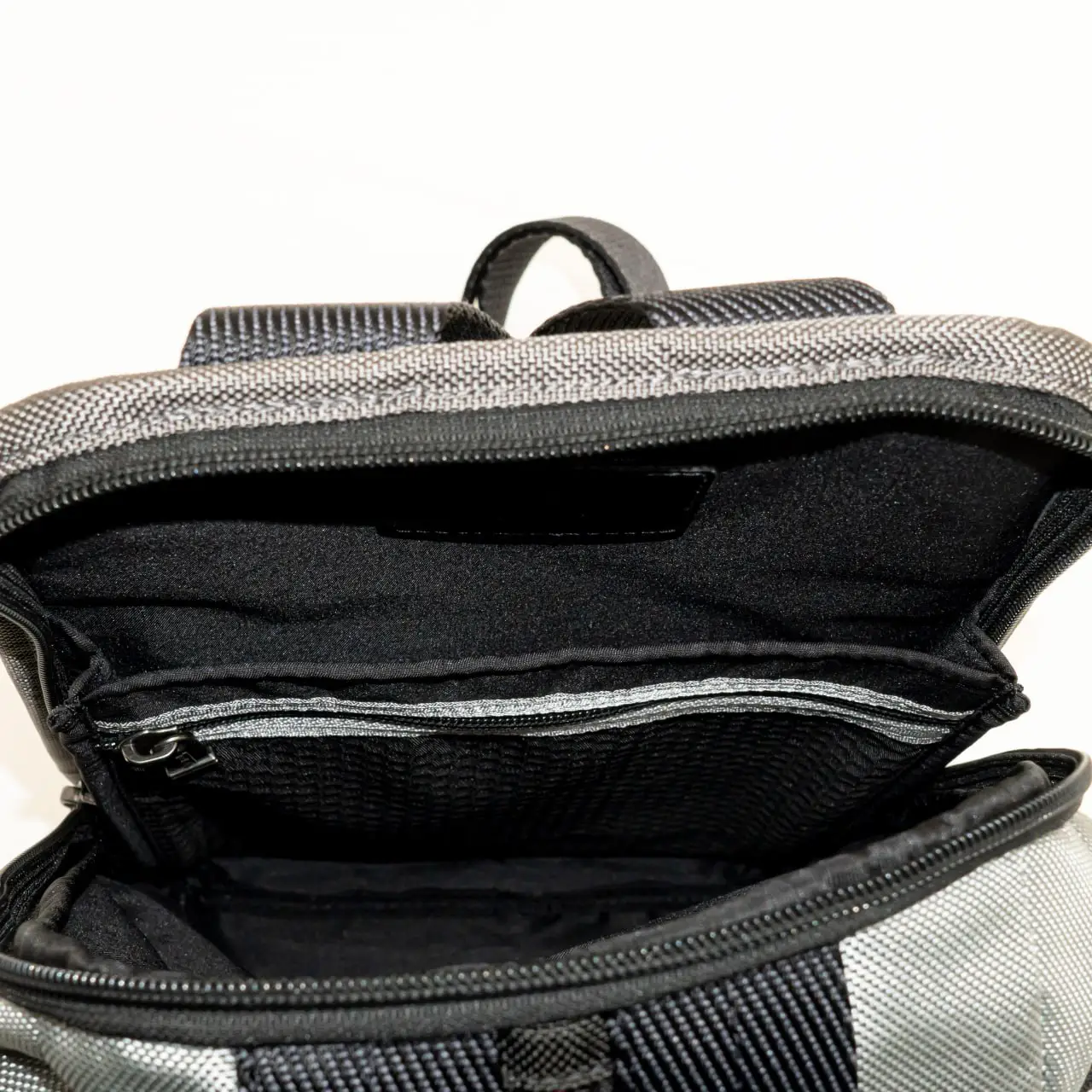 h*o様 TUMI 2223404CHRO Higgings Slinger h*o様 TUMI 2223404CHRO Higgings Slinger NEW Tumi Fremont HIGGINS