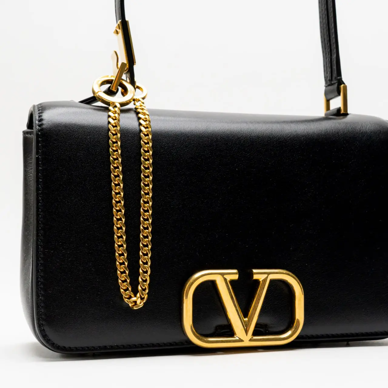 【関税&送料込】Valentino Garavani Vlogo Shoulder Bag Valentino Garavani | Vlogo Chain Shoulder Bag | Shoulder