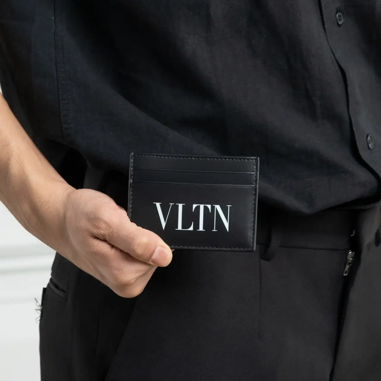 Valentino Garavani VLTN Logo Print Card Holder Black – voilà.id