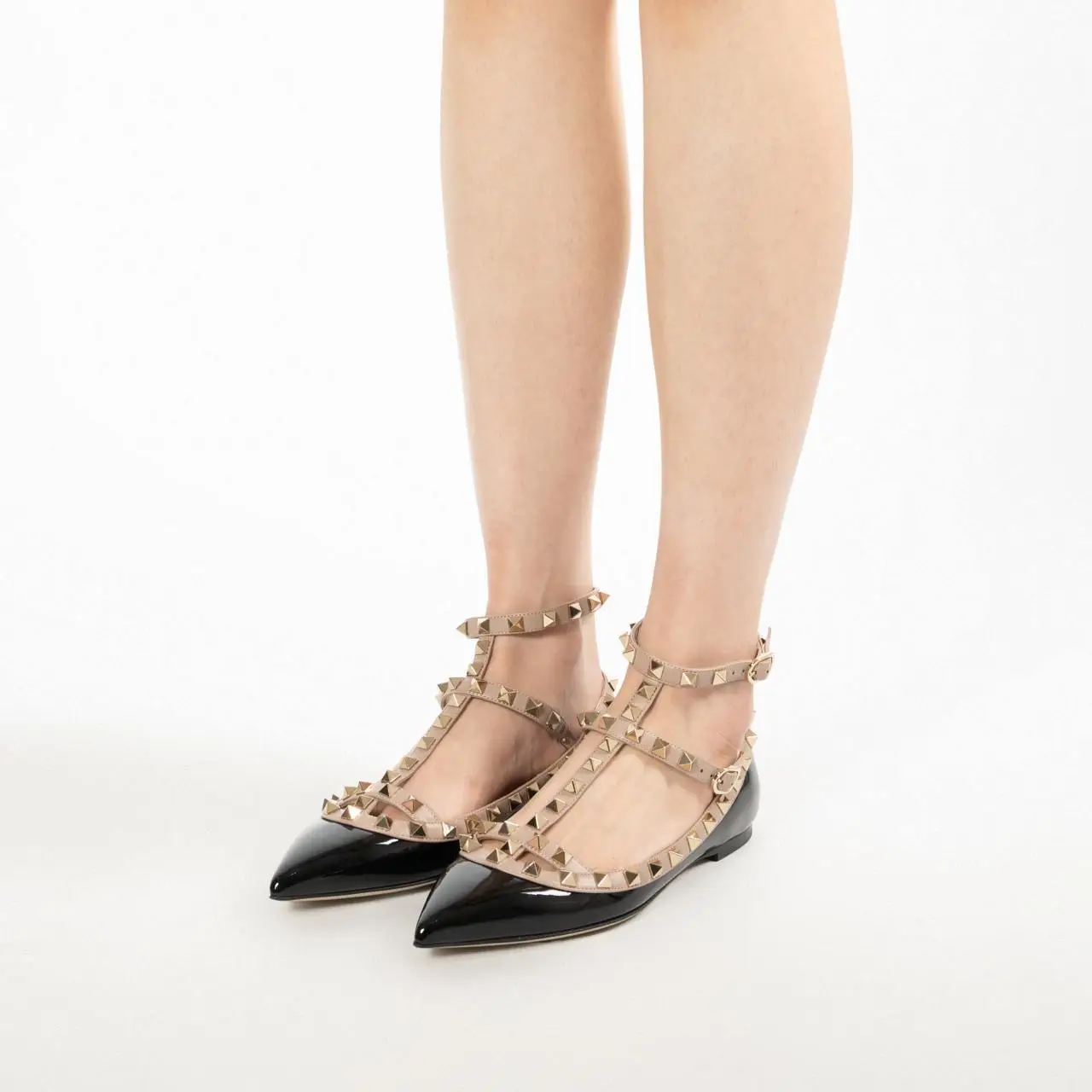 パンプス VALENTINO FW23 ANKLE STRAP ROCKSTUD (3W0S0HU9 CVA0NO) VALENTINO GARAVANI Calfskin Nappa Monochrome Rockstud Ankle