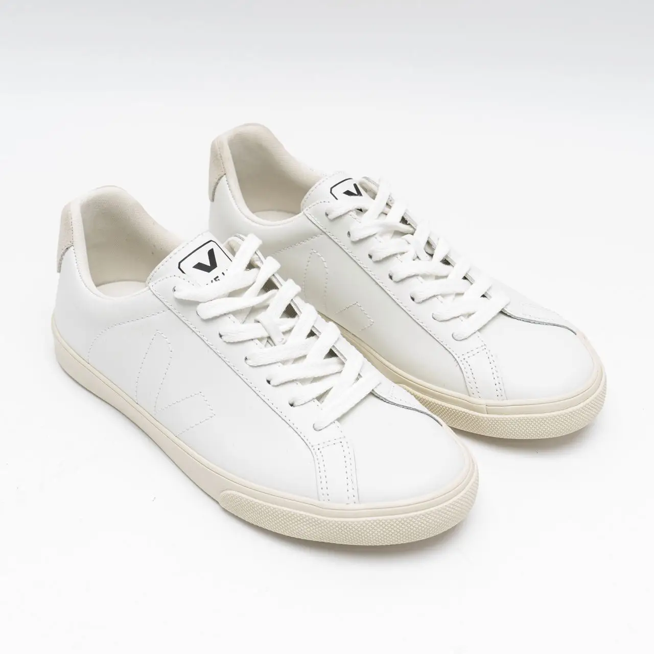 Veja Esplar Stitched Logo Leather Low Top Sneakers Extra
