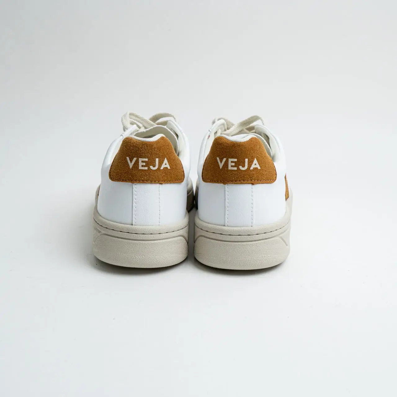 Veja Urca Low Top Sneakers White Camel Men – voilà.id